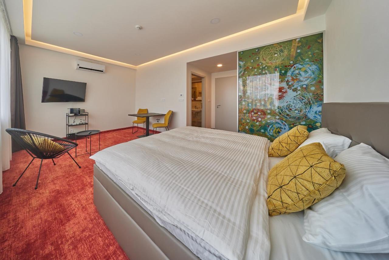 Hertz Hotel